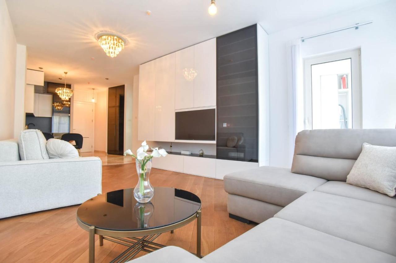 Prometheus Apartment *